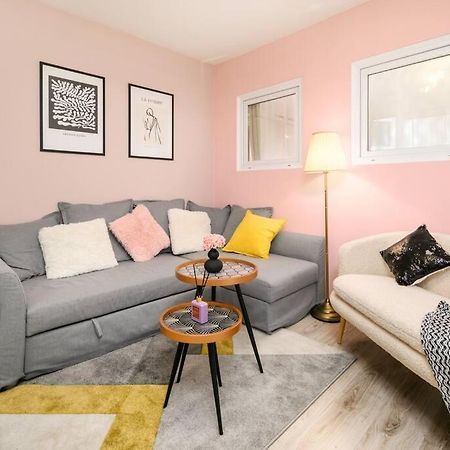 B104 - Liberty Bridge Lovely Home With Free Parking Budapest Exteriör bild