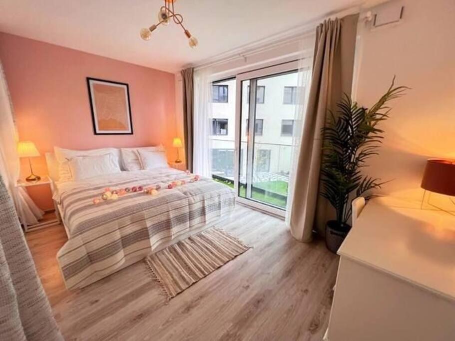 B104 - Liberty Bridge Lovely Home With Free Parking Budapest Exteriör bild