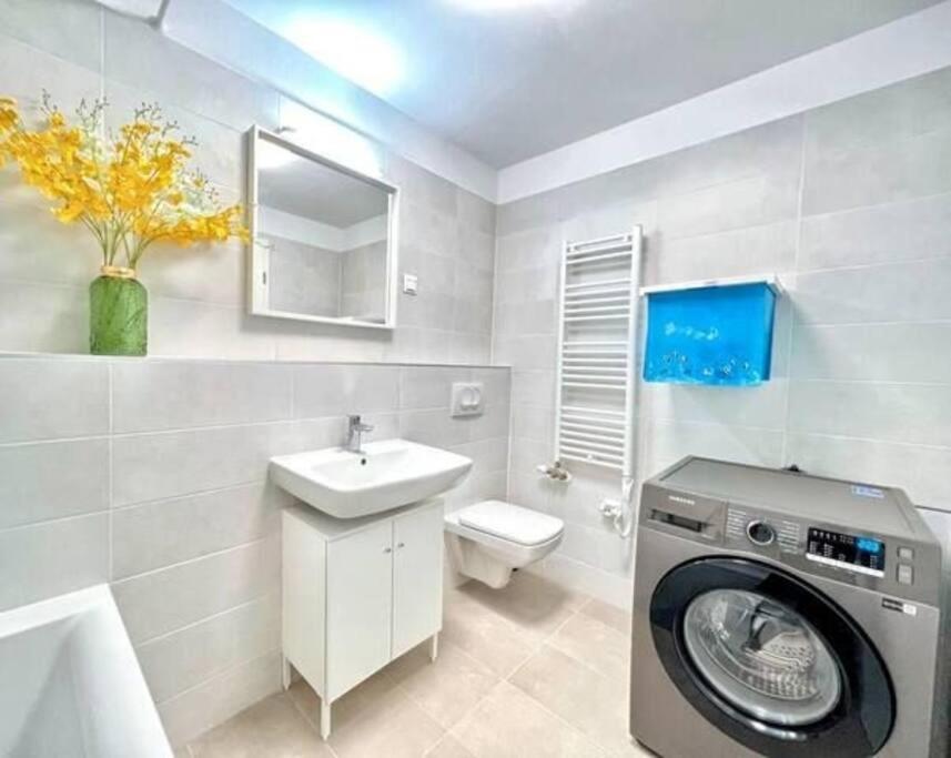 B104 - Liberty Bridge Lovely Home With Free Parking Budapest Exteriör bild