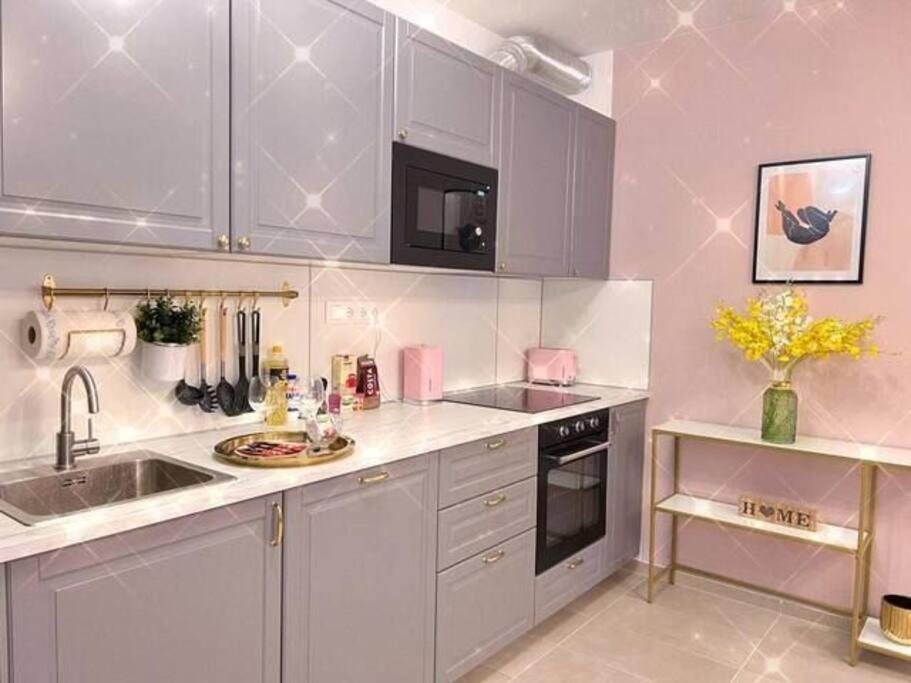 B104 - Liberty Bridge Lovely Home With Free Parking Budapest Exteriör bild